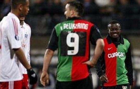 垫底位置迎 垫底位置迎